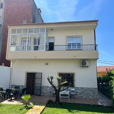 モンフォルテ・デ・レモス Casa Casaresヴィラ エクステリア 写真